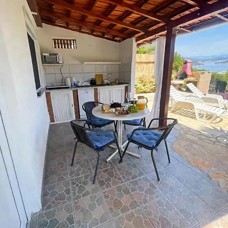 Hvar-zarace Ina 2 Сasa de vacaciones