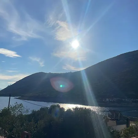 Hvar-zarace Ina 2 Nyaraló *