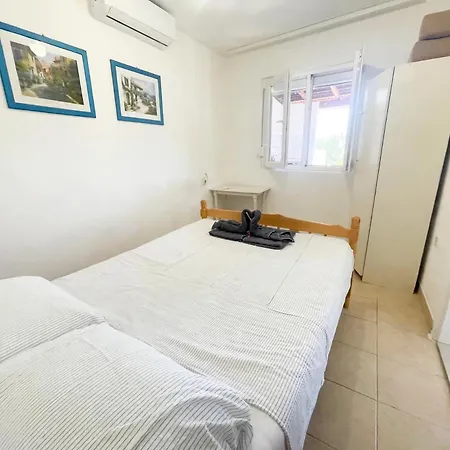 Hvar-zarace Ina 2 * Gdinj