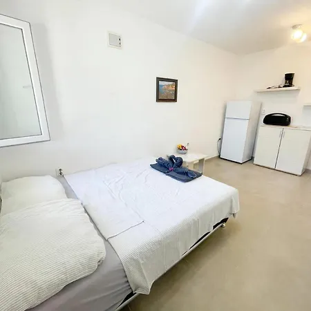 Hvar-zarace Ina 2 Nyaraló